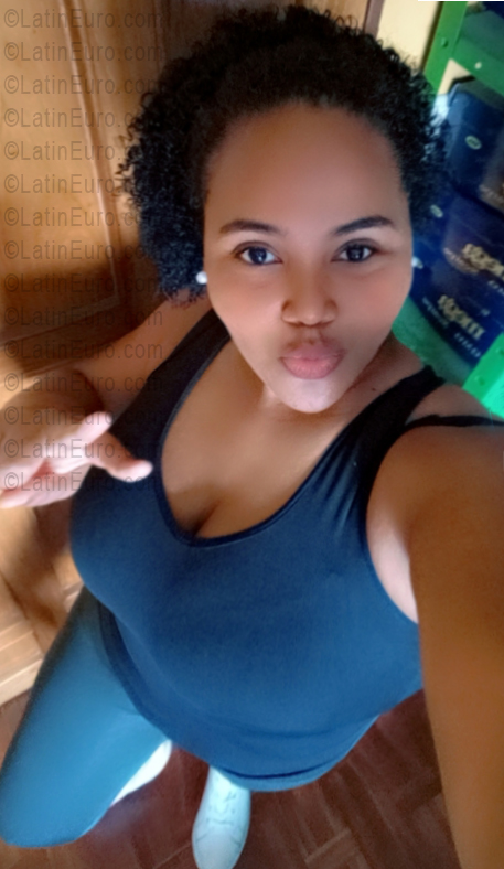 Date this hard body Venezuela girl Nairelis from Bolivar VE5700