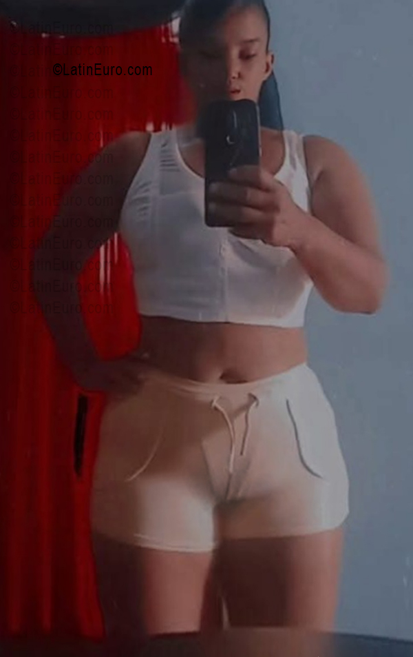 Date this sensual Dominican Republic girl Brythey from Santiago De Los Caballeros DO56558