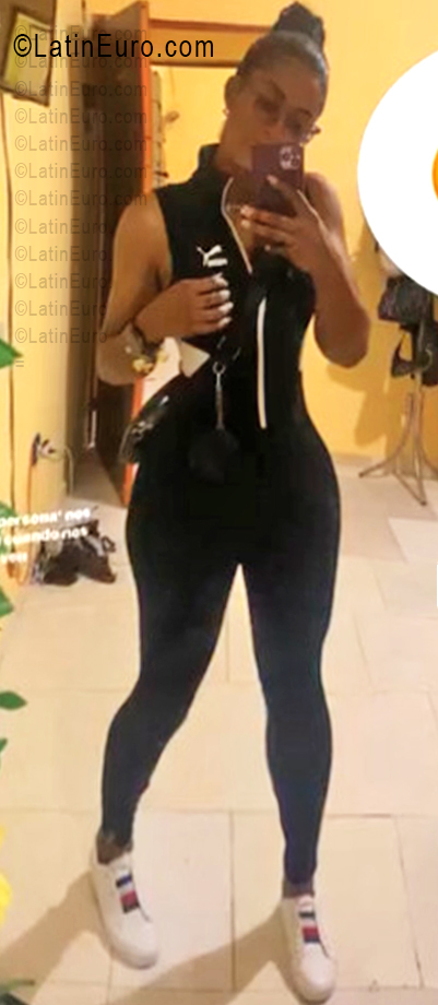 Date this athletic Dominican Republic girl Daniela from Barahona DO56595