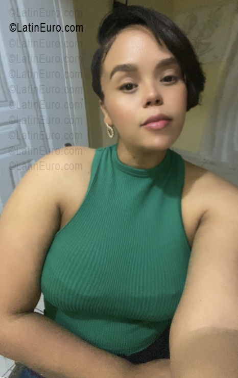 Date this athletic Dominican Republic girl Rina from Santo Domingo DO56622