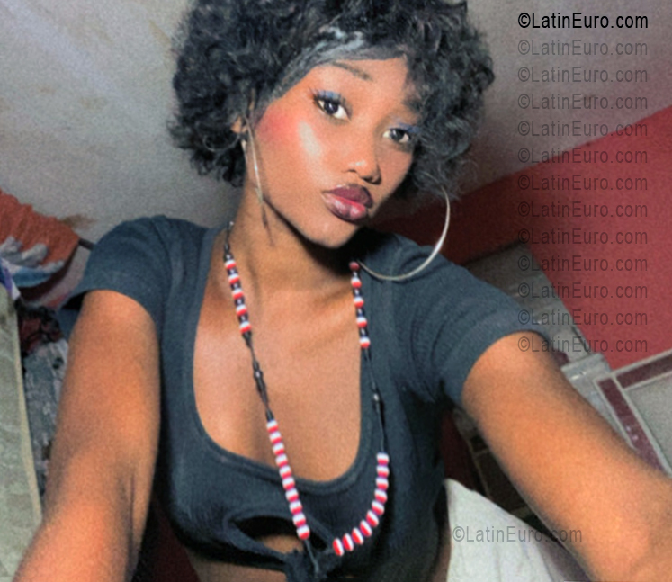 Date this cute Dominican Republic girl Melany from Romana DO56623