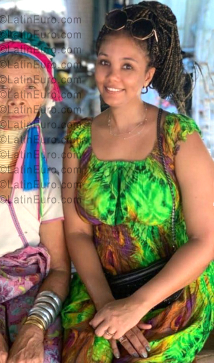 Date this gorgeous Dominican Republic girl Ariez from Santo Domingo DO56643