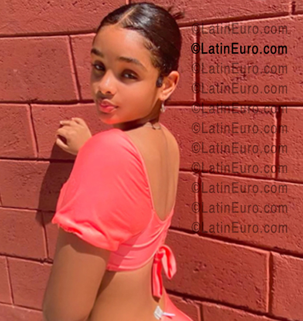 Date this hot Dominican Republic girl Aleysha from Santiago DO56645