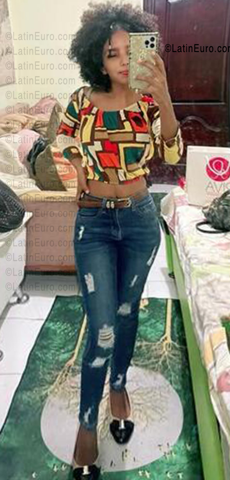 Date this funny Dominican Republic girl Yafreisi from La Altagracia DO56659