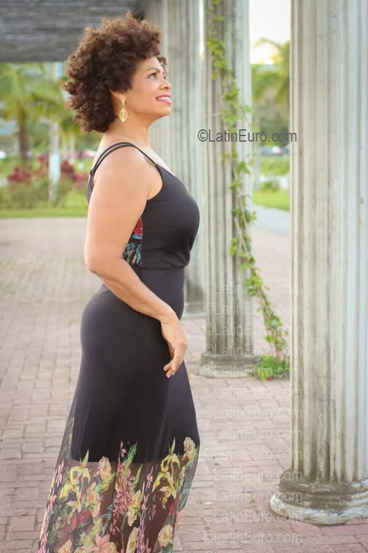 Date this delightful Brazil girl Maria from Maringa BR12426