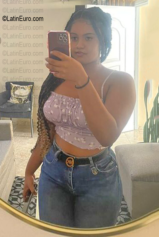Date this stunning Dominican Republic girl Yesy from La Altagracia DO56710