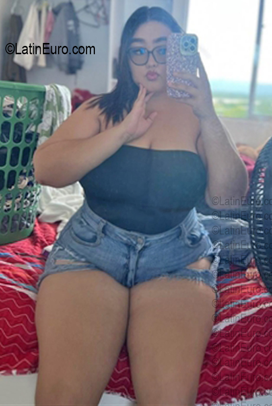 Date this sultry Colombia girl Isa from Valledupar CO33792