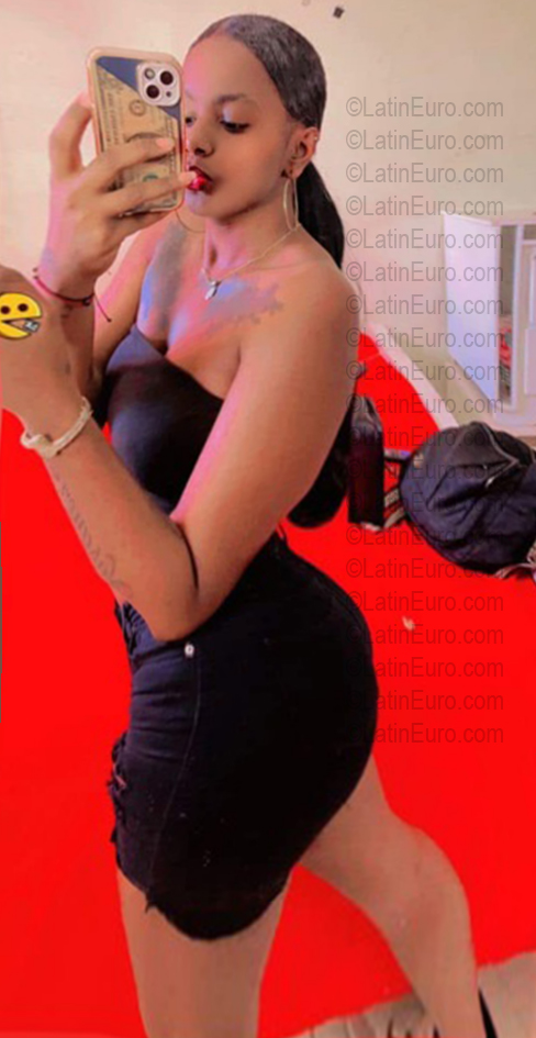 Date this nice looking Dominican Republic girl Esther from Santiago De Los Caballeros DO56741