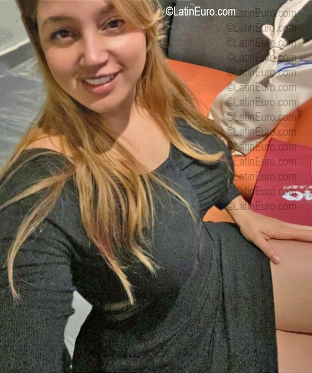 Date this funny Dominican Republic girl Keila from Santo Domingo DO56752