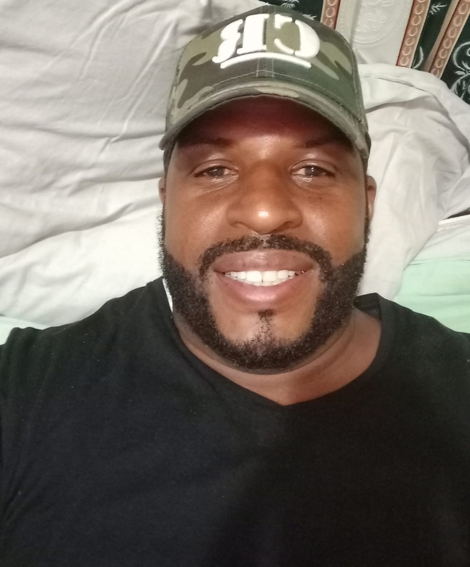 Date this funny United States man CALIFORNIA KING from Hollywood US25631