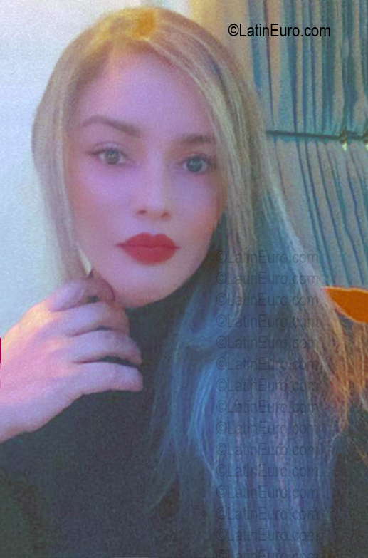 Date this nice looking Brazil girl Gislaine from Goiania BR12433