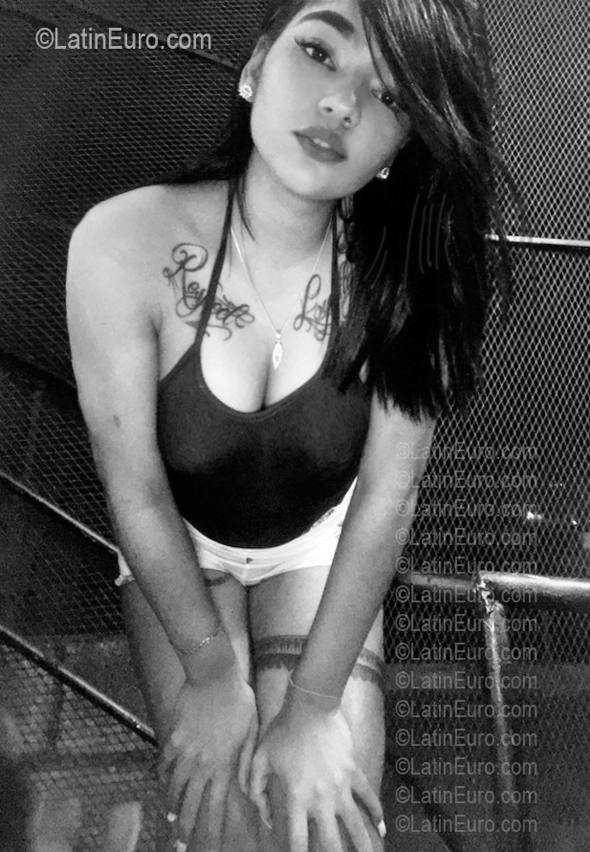 Date this funny Dominican Republic girl Katherine from Santo Domingo DO56893