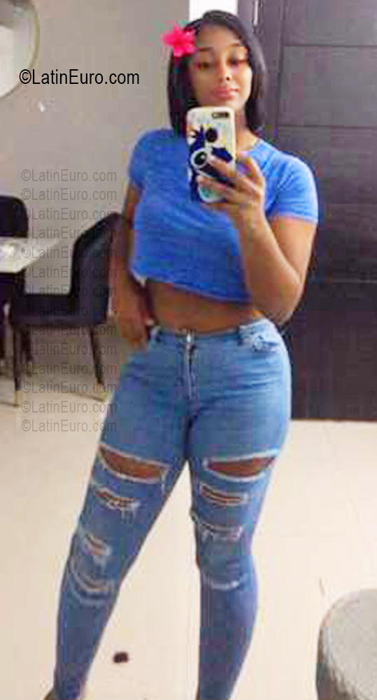 Date this young Dominican Republic girl Neroles from Santo Domingo DO56896