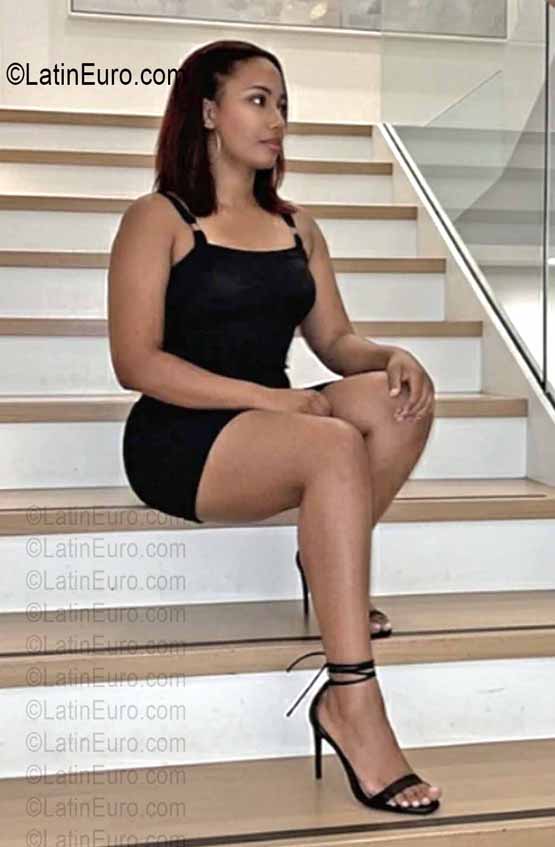 Date this good-looking Dominican Republic girl Eve from Santo Domingo DO56924