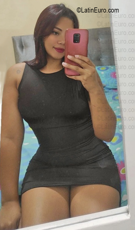 Date this gorgeous Colombia girl Nathaly from Cali CO33831