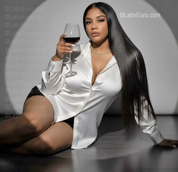 Date this delightful Dominican Republic girl Isabel from Santo Domingo DO56977