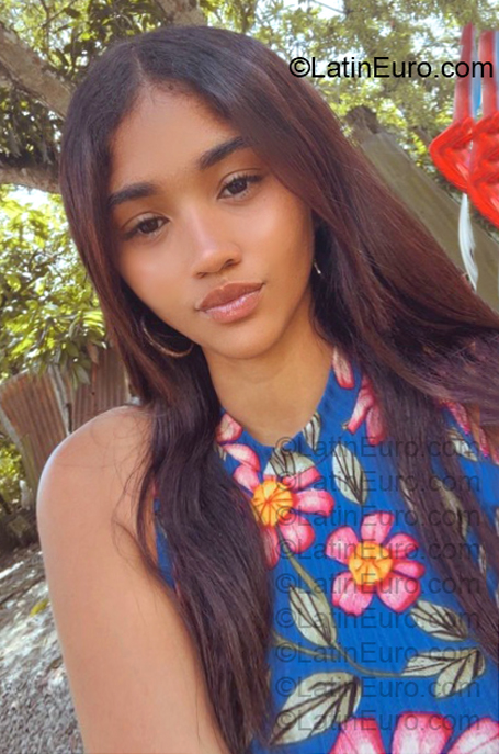 Date this passionate Dominican Republic girl Nicol from Santiago DO57068