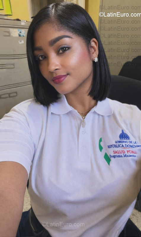 Date this athletic Dominican Republic girl Yanet from Santo Domingo DO57084