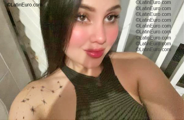Date this voluptuous Colombia girl Angeles from Guajira CO33877