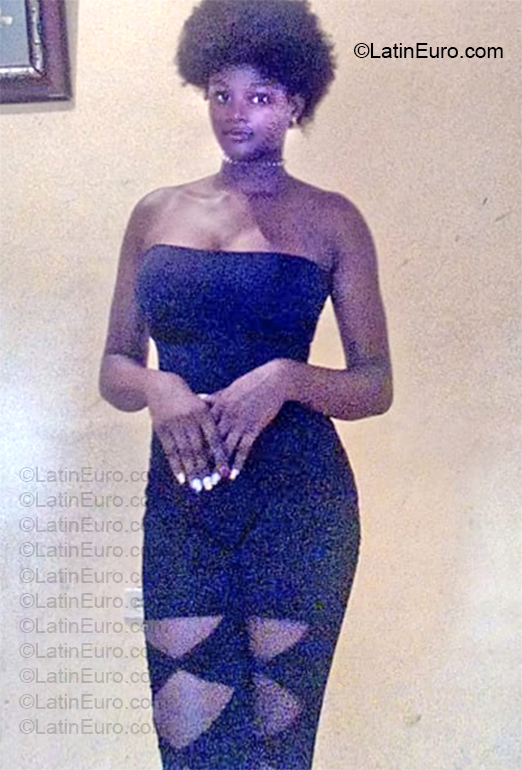 Date this charming Dominican Republic girl Woodnia from Santo Domingo DO57159