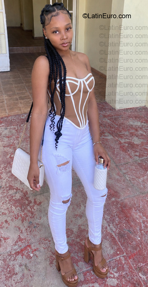 Date this stunning Dominican Republic girl Katty from Santo Domingo Norte DO57170
