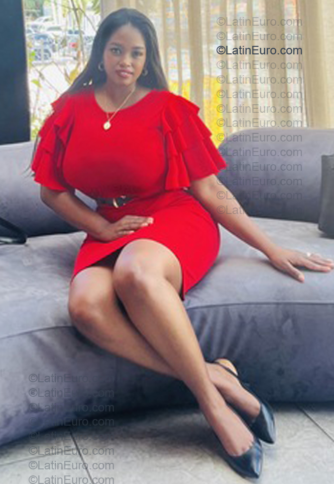 Date this hot Dominican Republic girl Isabela from Santo Domingo DO57177