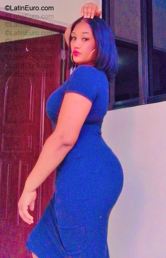Date this sultry Dominican Republic girl Ciss from Santiago DO57207