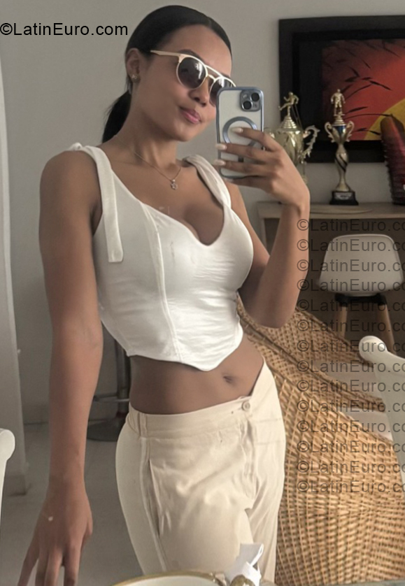 Date this charming Colombia girl Sara from Cali CO33901
