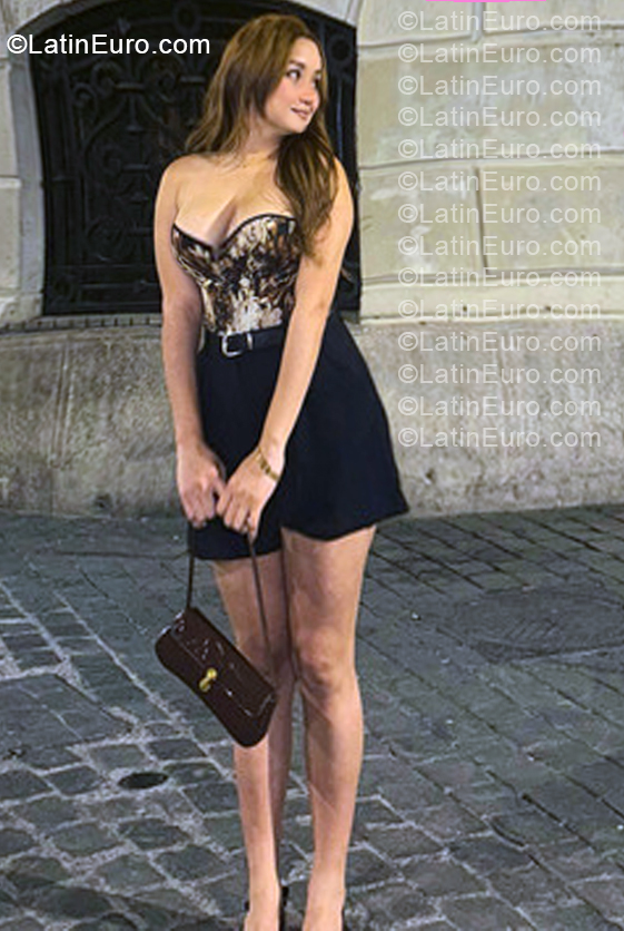 Date this cute Spain girl Karolayne from Madrid ES964