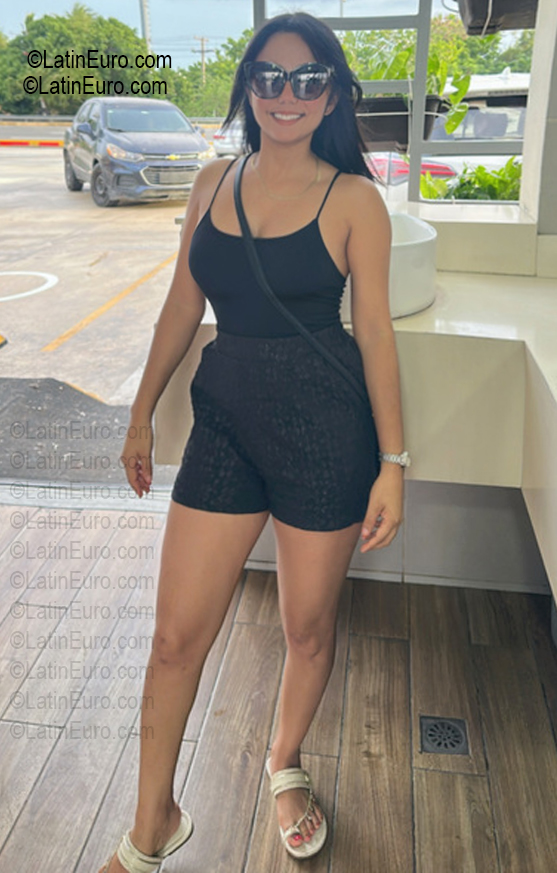 Date this tall Dominican Republic girl Varonisa from Santo Domingo DO57346
